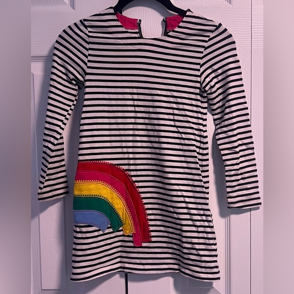Girls Striped Long Sleeved Dress With Rainbow Accent in Size 6T - Picture 1 of 2